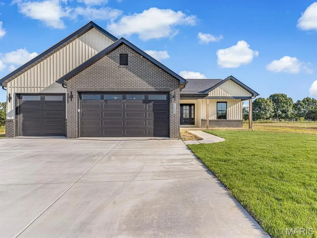 1123 Waymaker Lane, Silver Creek Crossing
